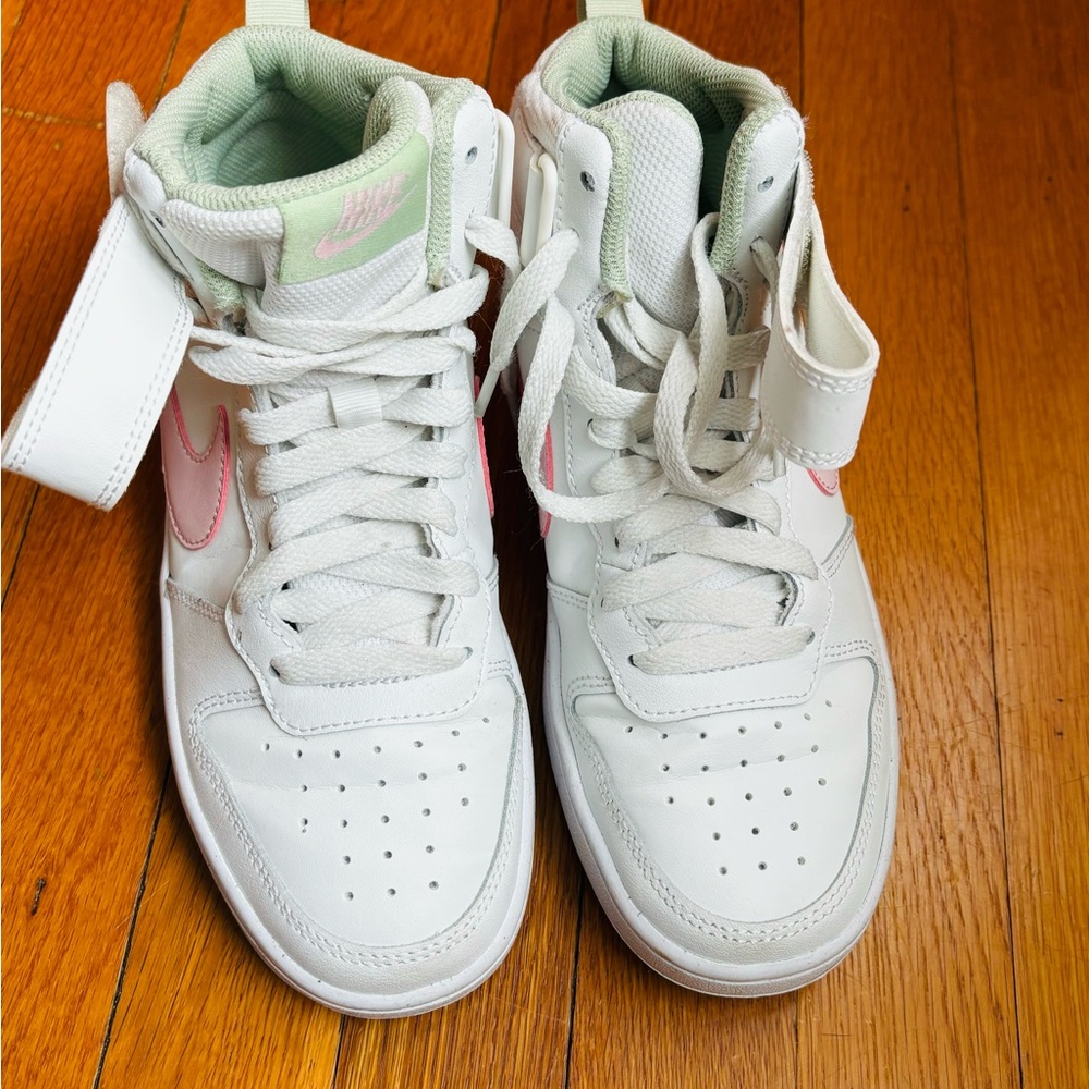 Nike high top Sneakers - White with Pink Accents Size Y5 or women’s size 7